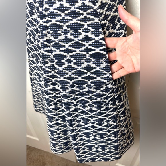 New MAIA Fit & Flare Dress Navy Blue White Black Geo Textured Pleated Pockets - Picture 6 of 11